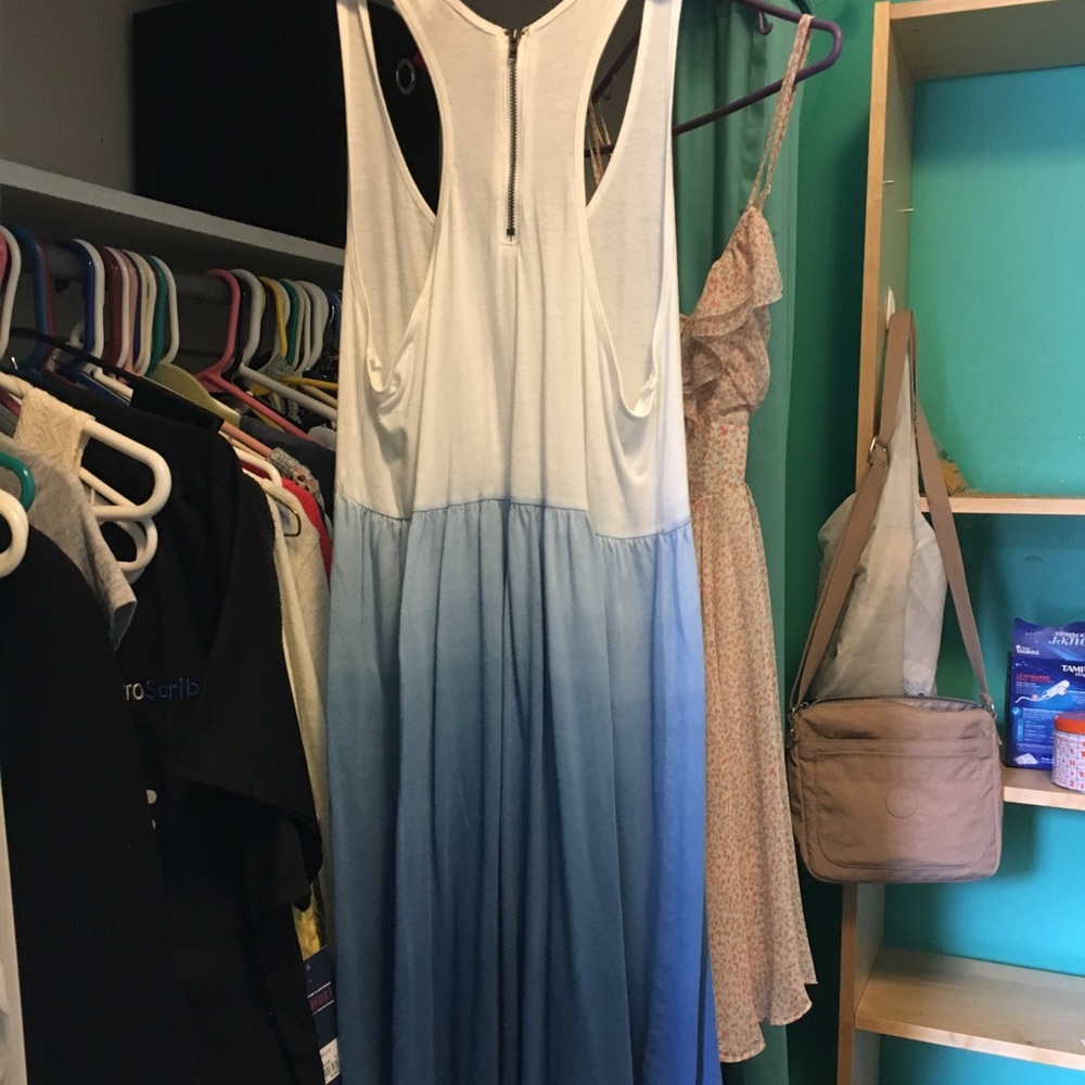 Dress - Picture 3 of 4